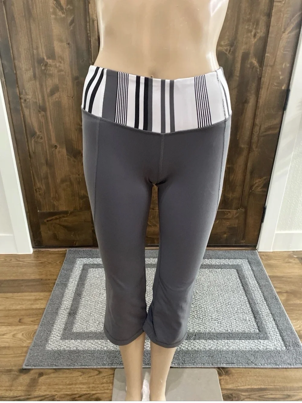 lululemon 25” waist Gray Capri Leggings with Striped Waistband- 016